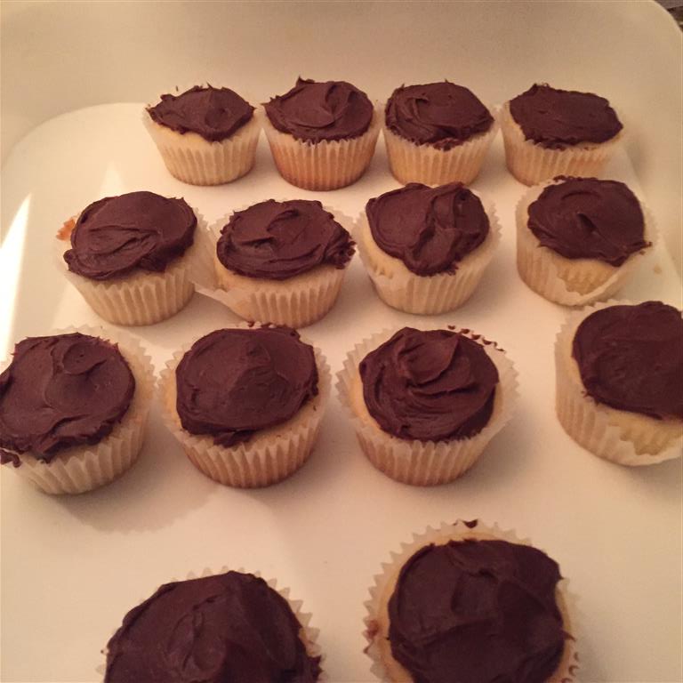 Coconut Cupcakes with Milk Chocolate&nbsp;Ganache